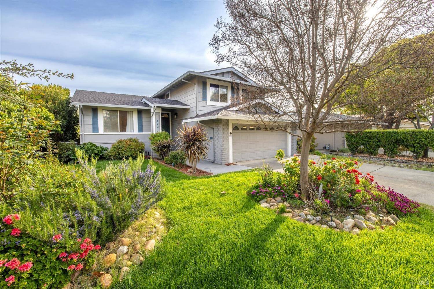 Vacaville, CA 95687,422 Nut Tree RD