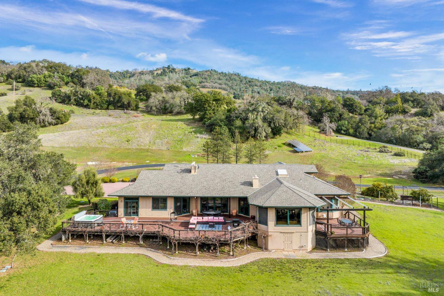 Cloverdale, CA 95425,2025 Woodhawk LN