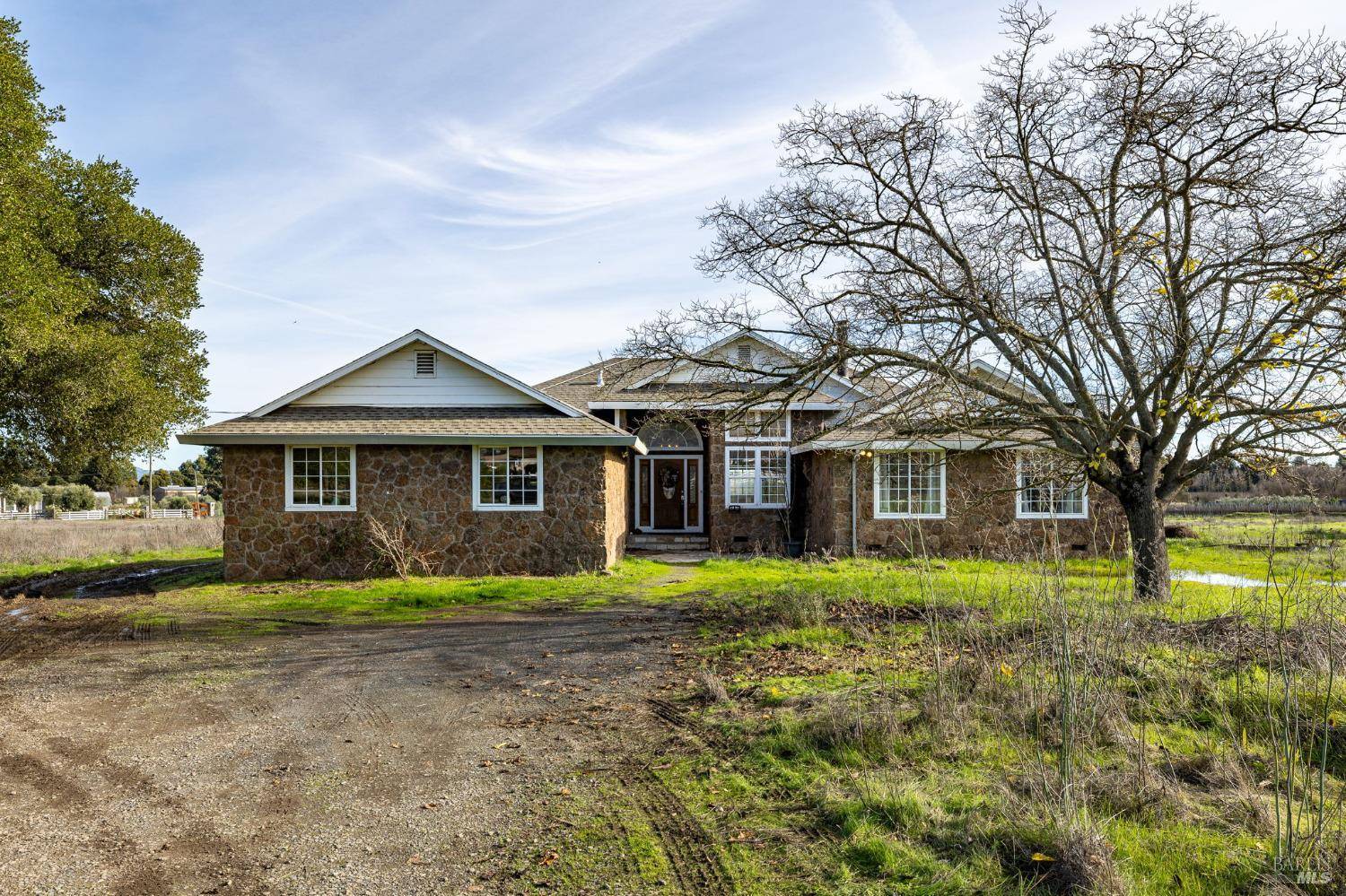 Sonoma, CA 95476,299 Meadowlark LN