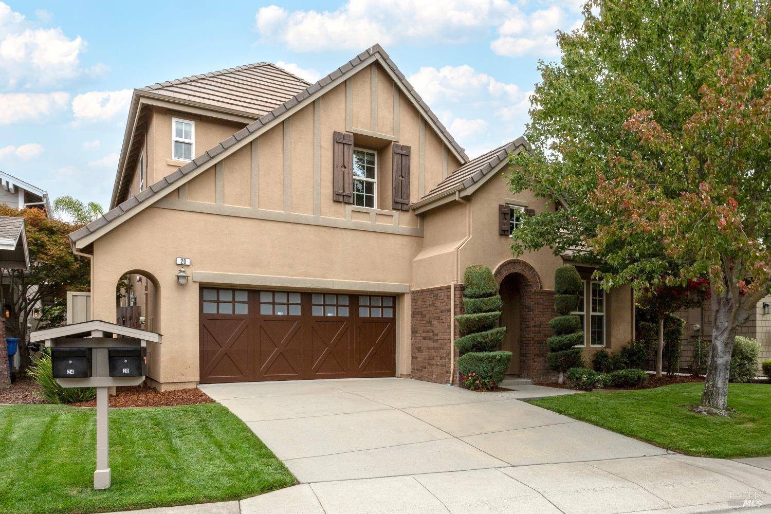 Novato, CA 94949,20 Oak Grove DR