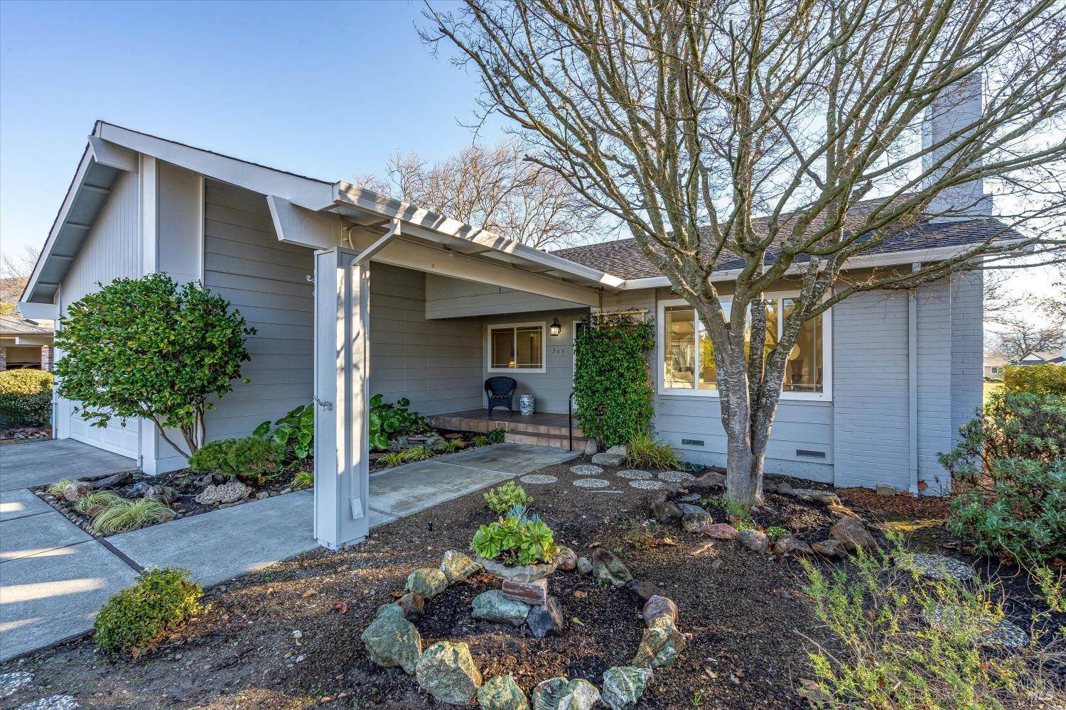 Santa Rosa, CA 95409,365 Twin Lakes DR