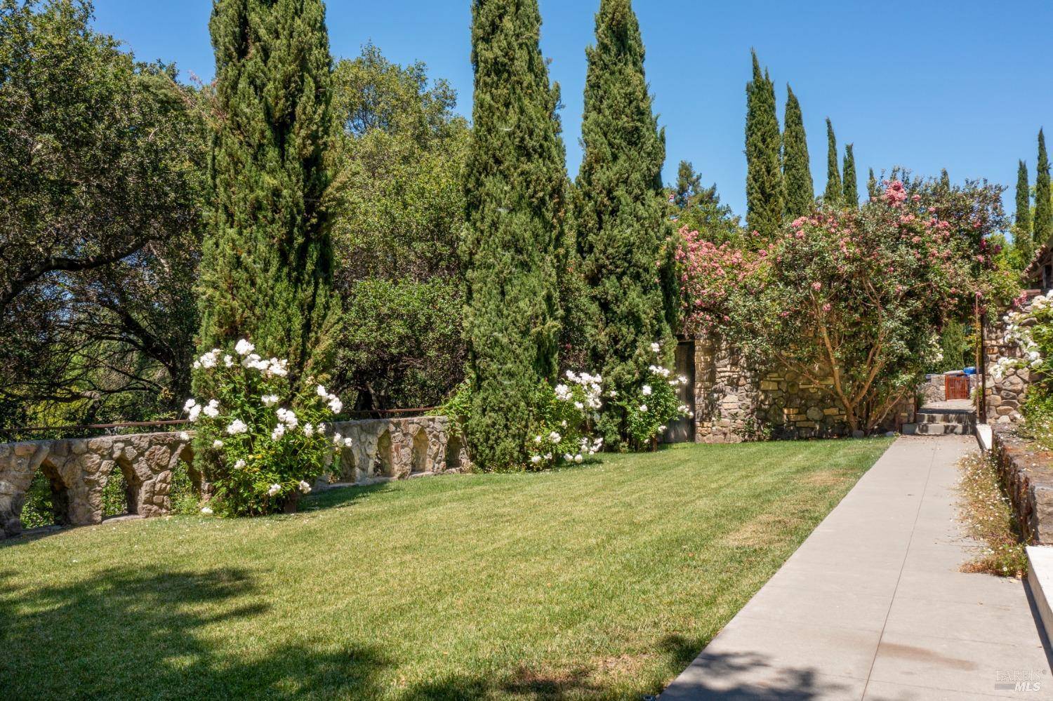 Napa, CA 94558,35 Forest LN