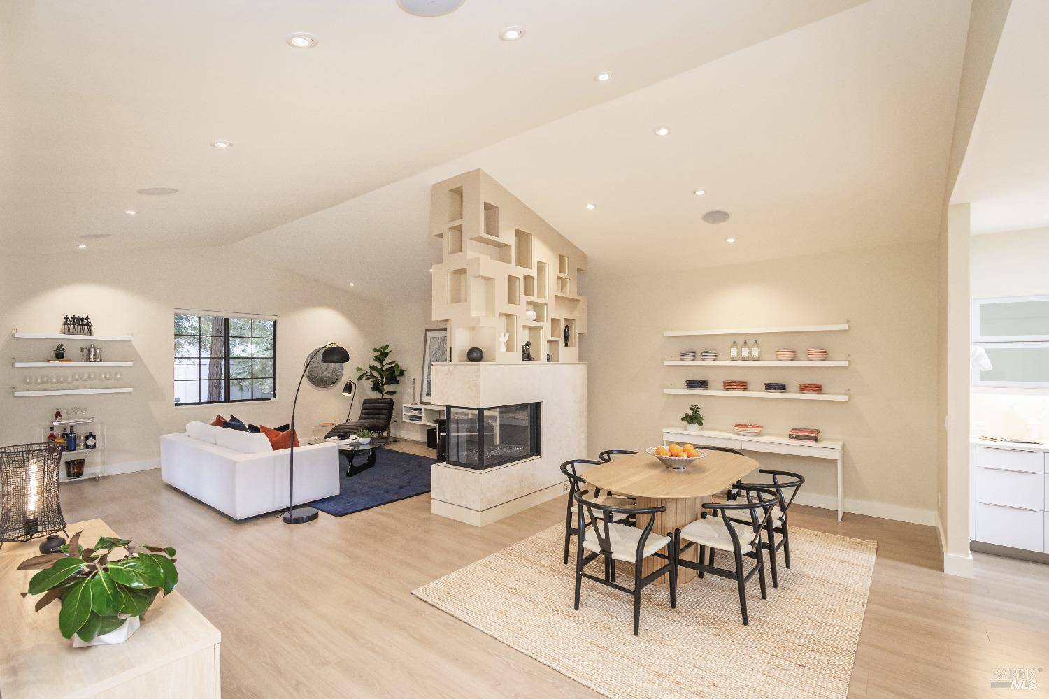 Sonoma, CA 95476,880 Princeton DR