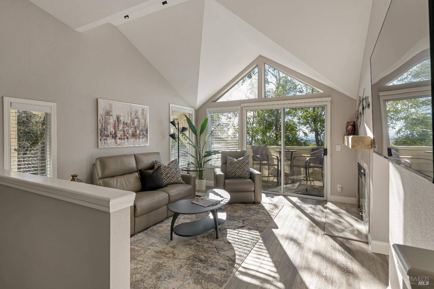 Santa Rosa, CA 95403,2001 Stonefield LN