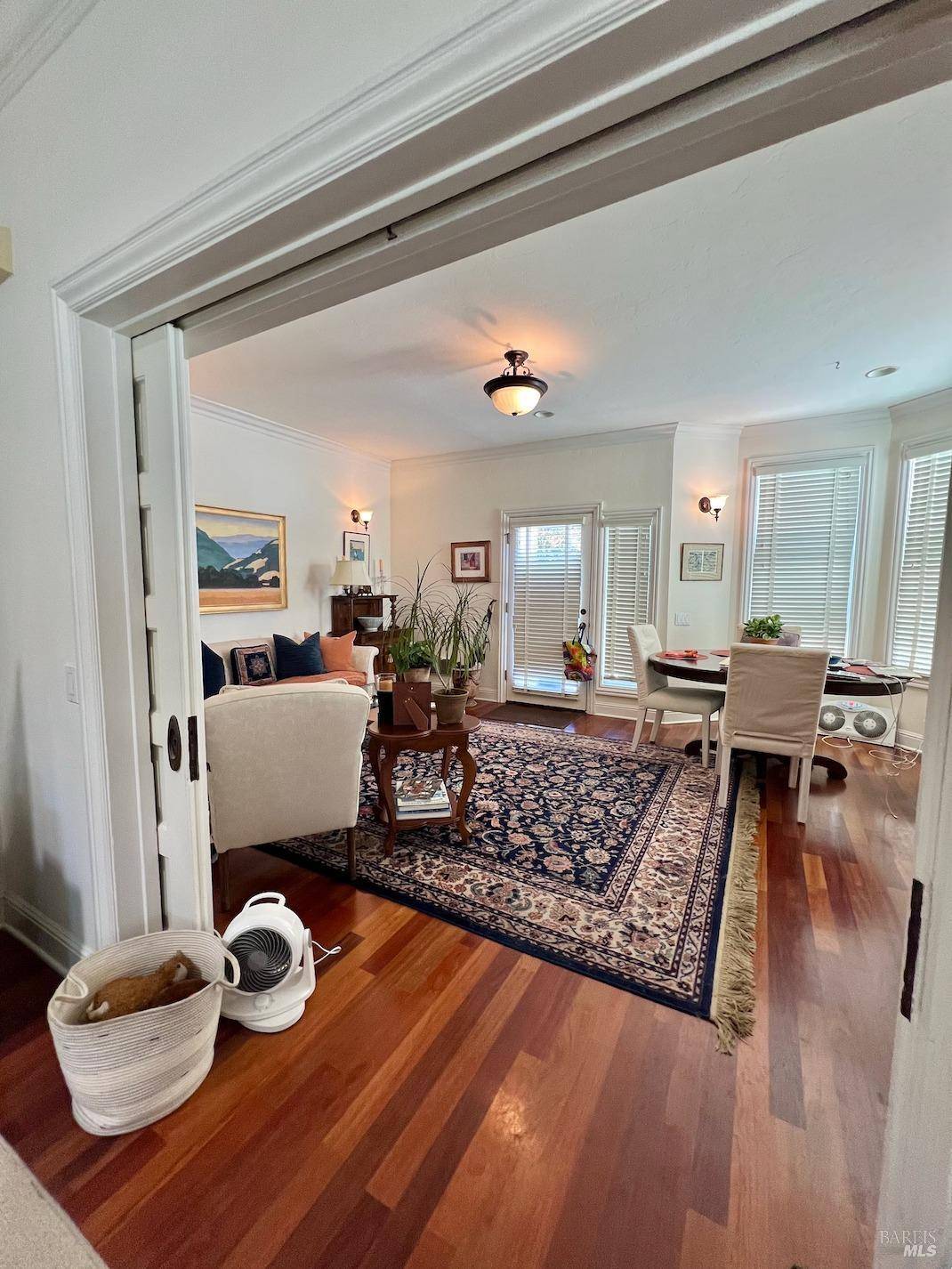 San Rafael, CA 94901,102 F ST