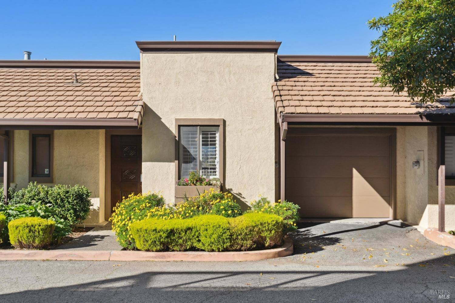 Greenbrae, CA 94904,52 Corte Oriental