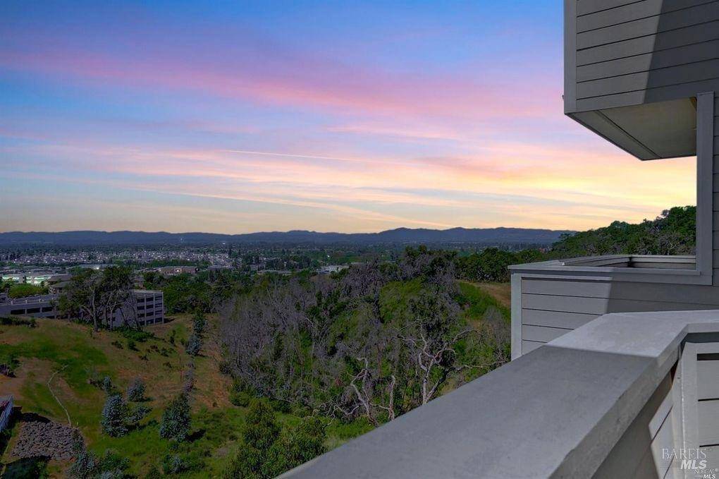 Santa Rosa, CA 95403,2075 Stonefield LN