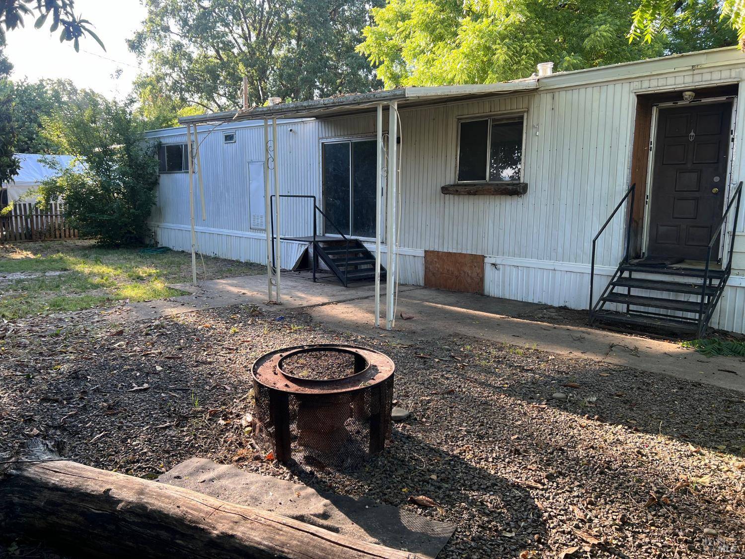 Ukiah, CA 95482,341 Norgard LN