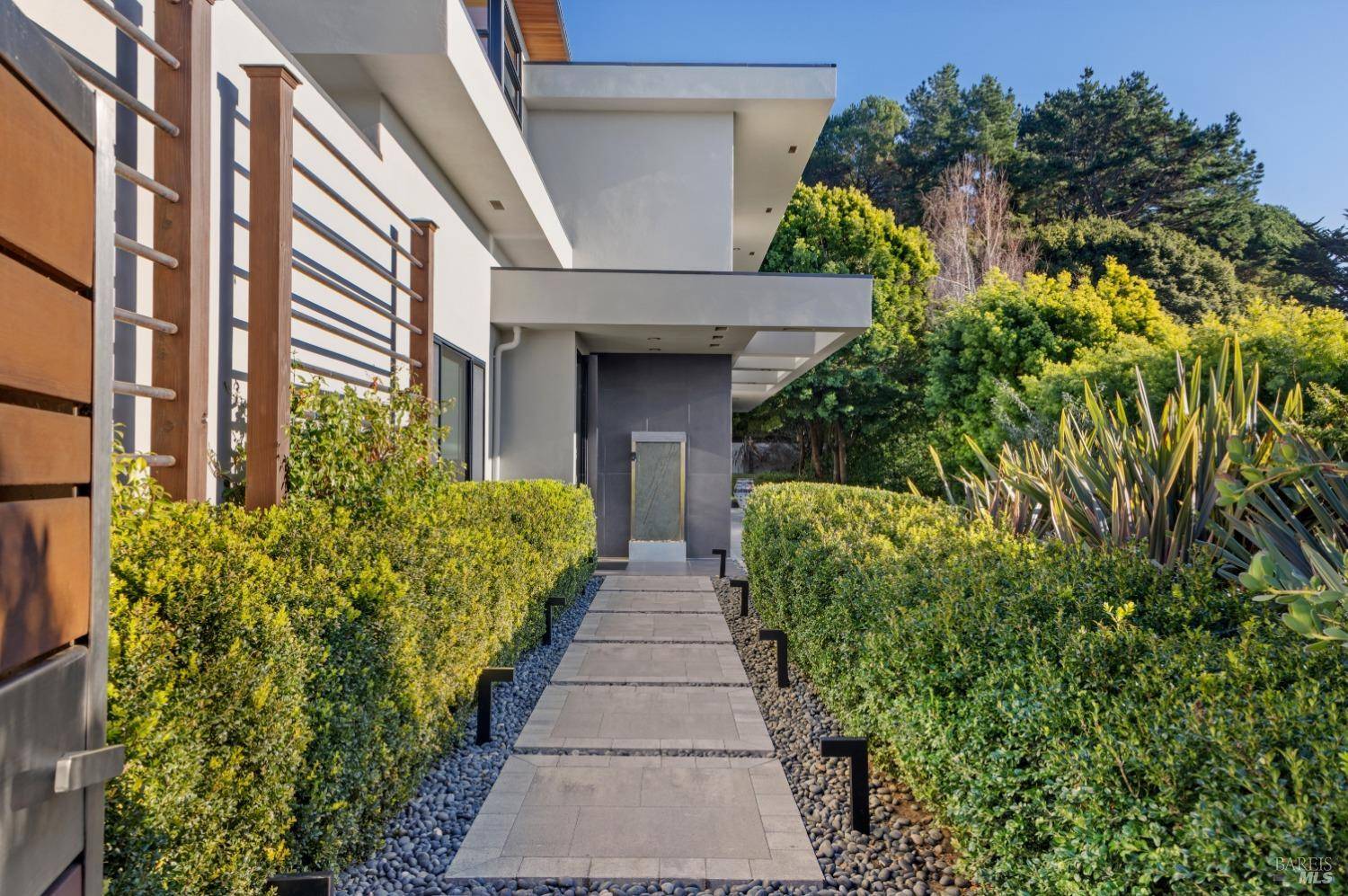 Tiburon, CA 94920,166 Rock Hill DR