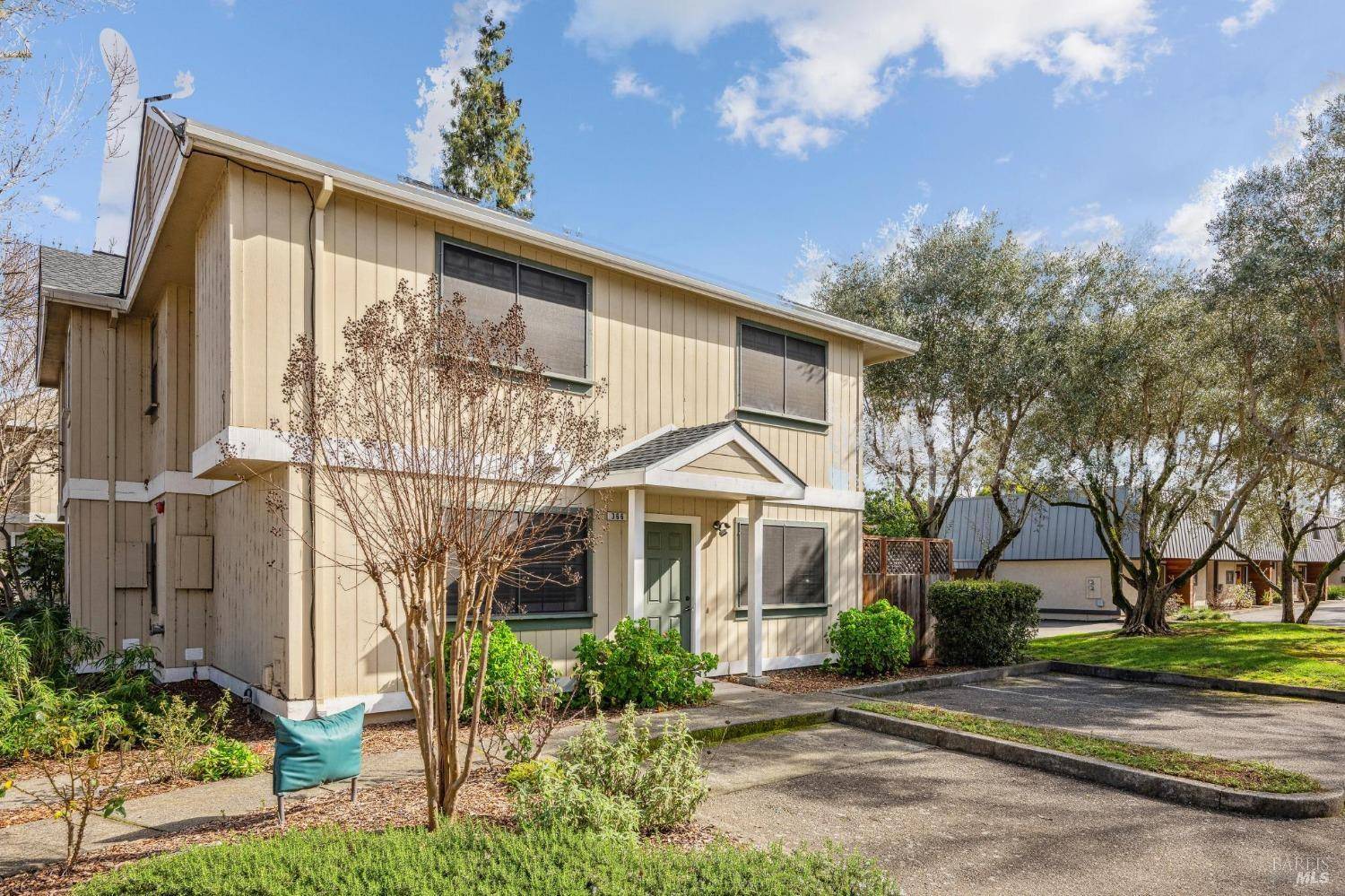 Healdsburg, CA 95448,366 Piper ST