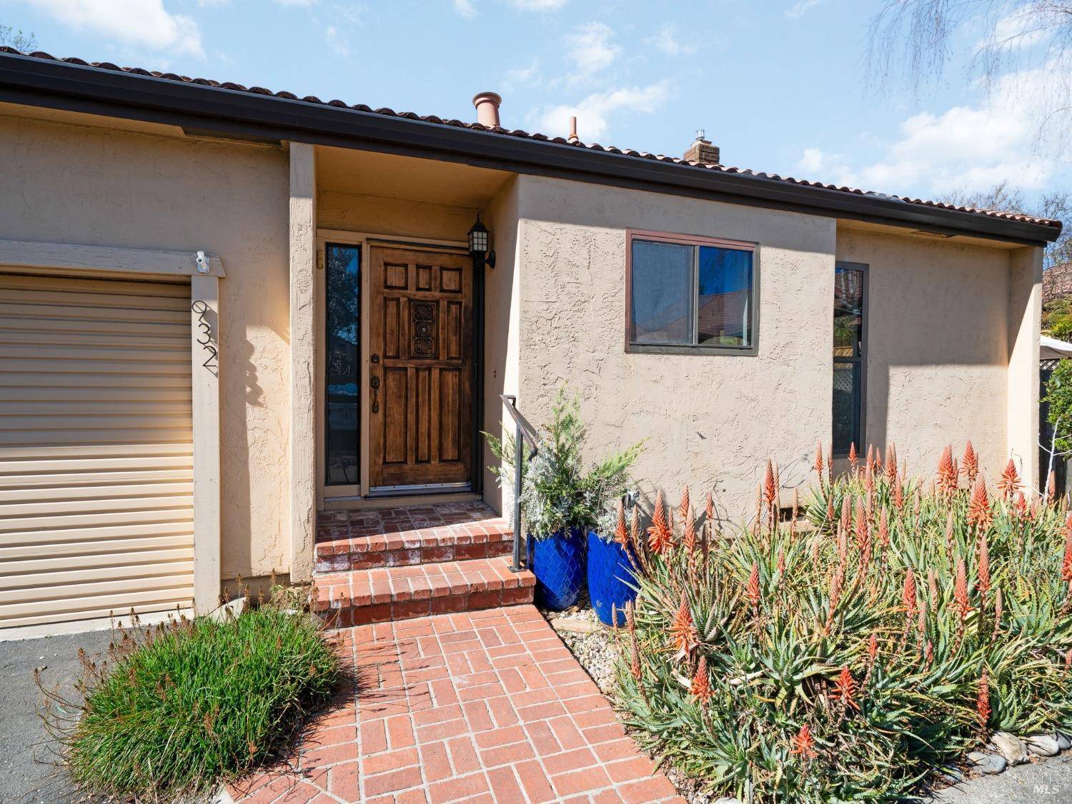 Sonoma, CA 95476,932 W Spain ST