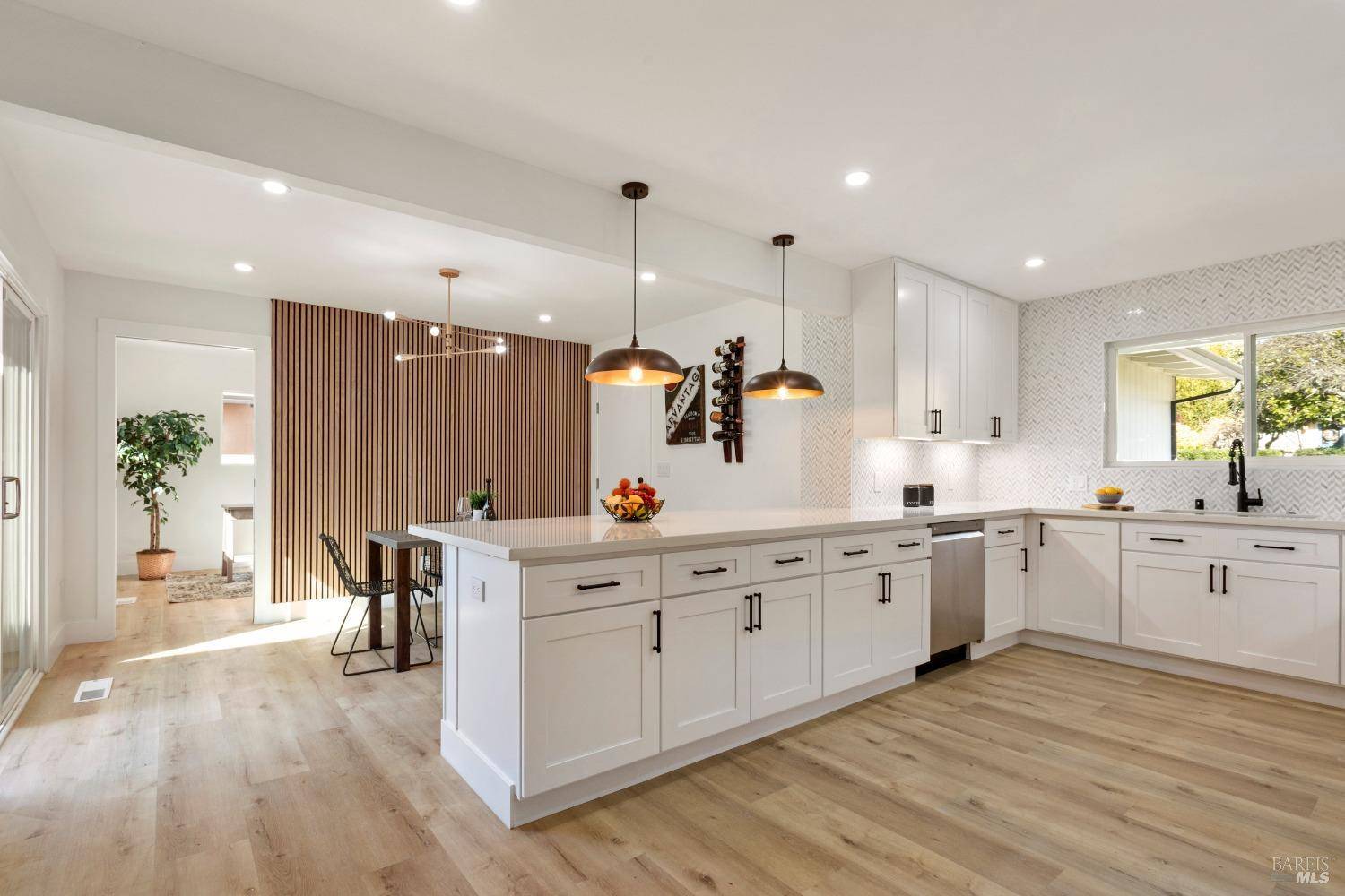 Sonoma, CA 95476,773 Ernest DR