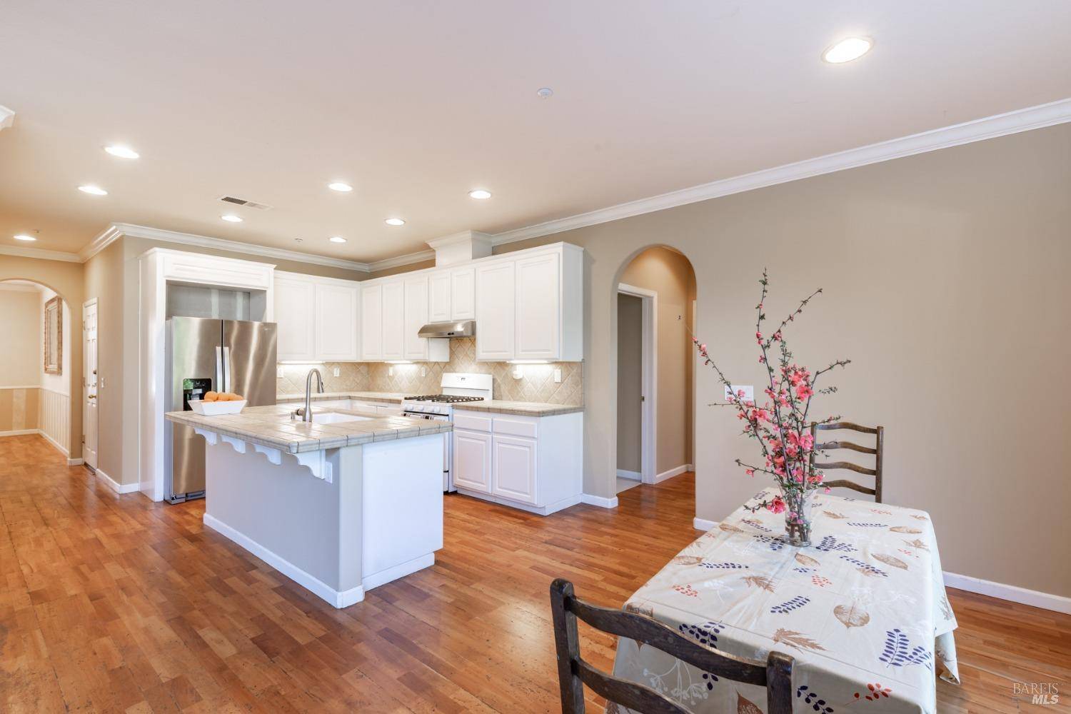 Cloverdale, CA 95425,310 Elbridge AVE