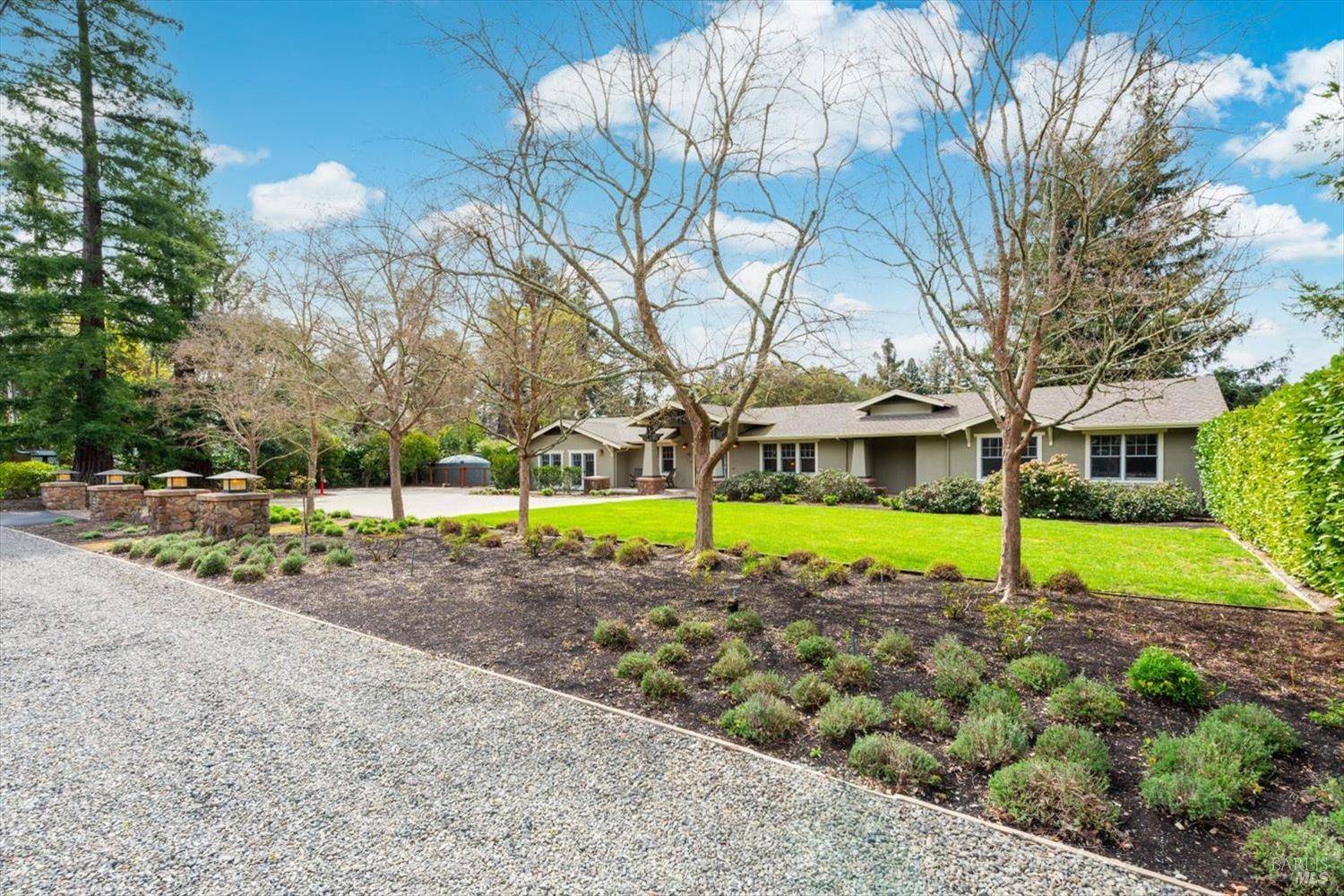 Napa, CA 94558,1111 Olive Hill LN