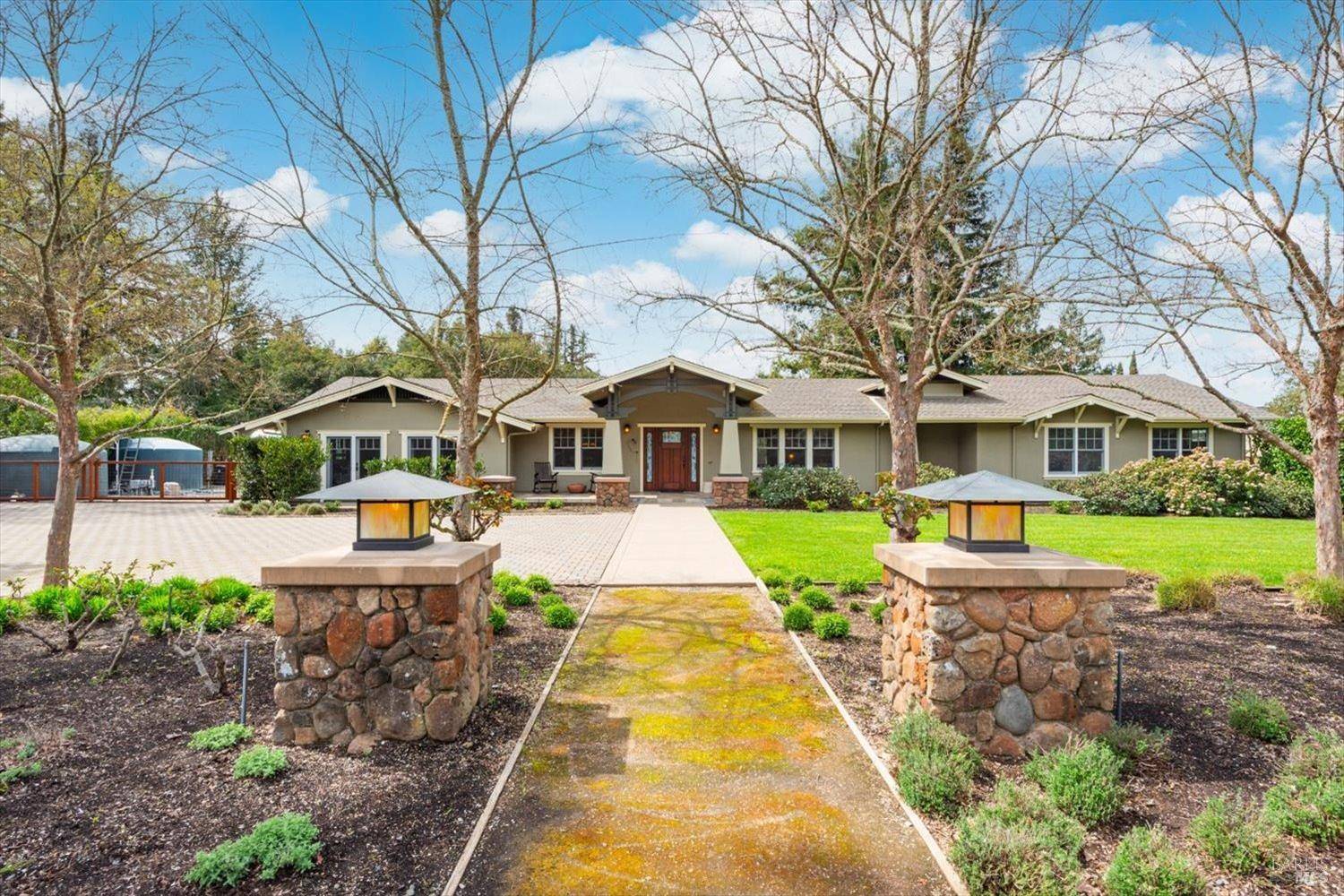 Napa, CA 94558,1111 Olive Hill LN
