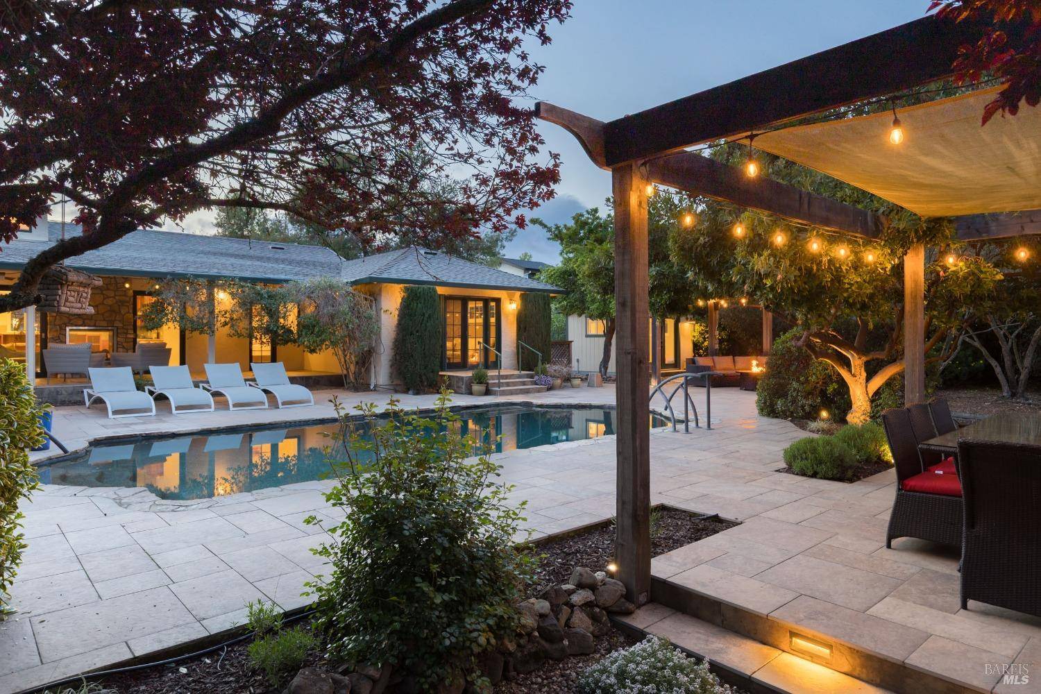 Sonoma, CA 95476,1471 Nut Tree CT