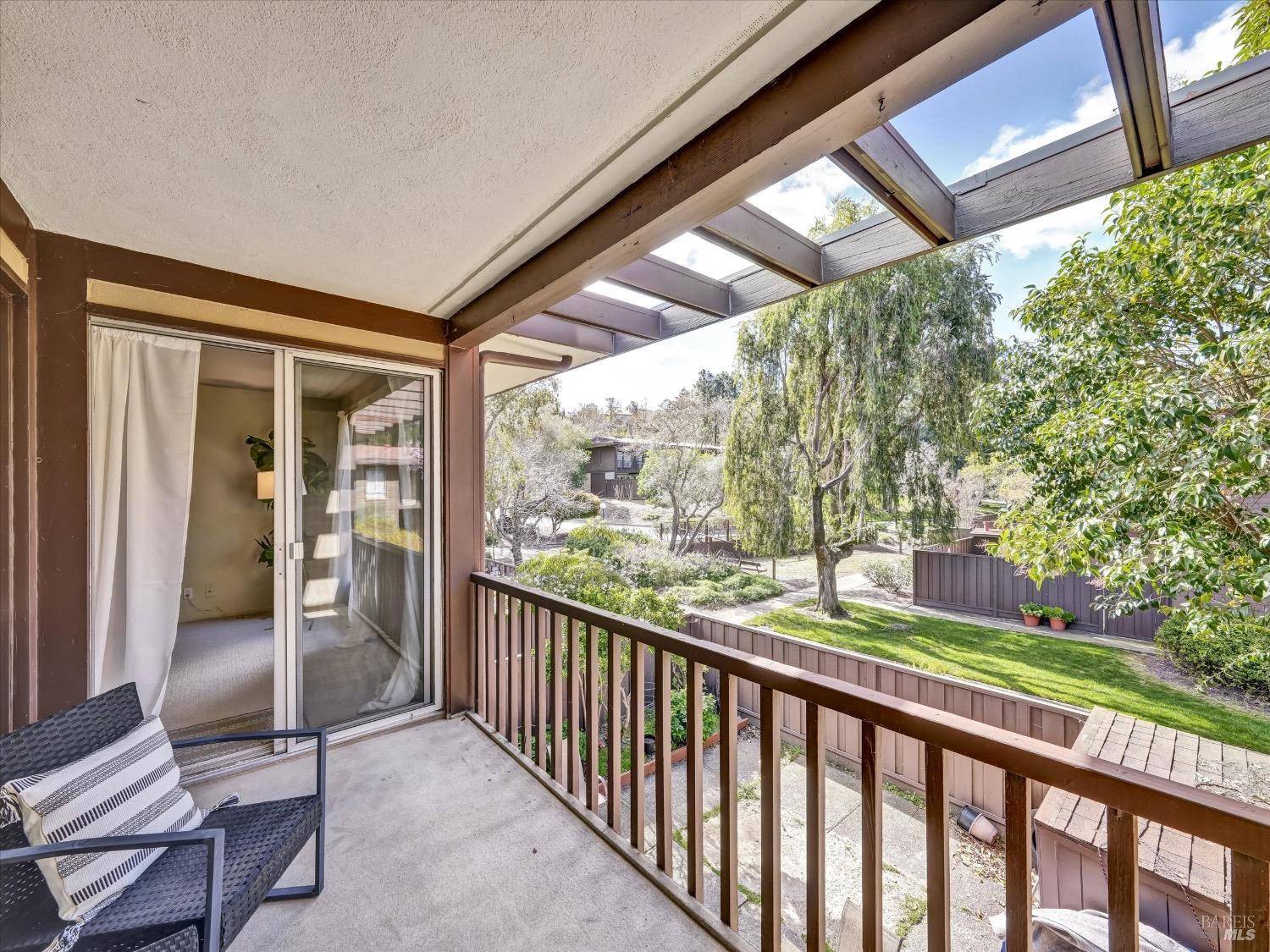 San Rafael, CA 94903,38 Surrey LN