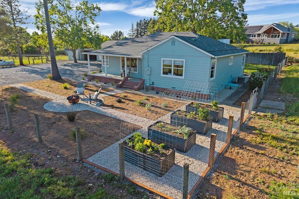 Healdsburg, CA 95448,1021 Milk Barn RD