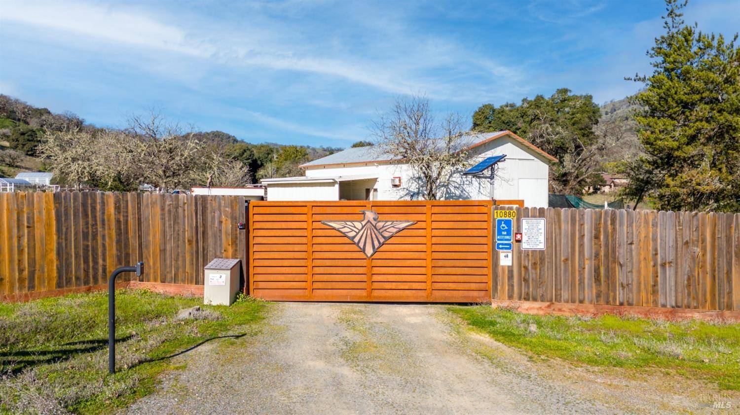 Hopland, CA 95449,10880 Eagle Rock RD