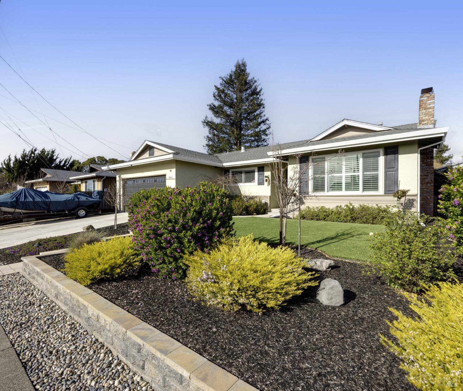 Petaluma, CA 94954,801 Crinella DR