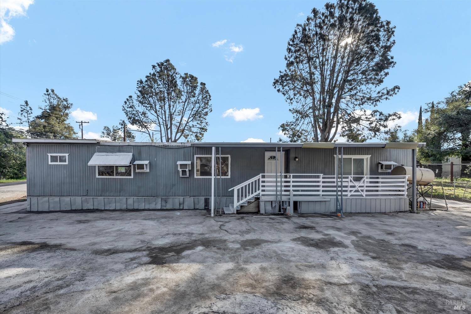 Clearlake, CA 95423,4034 Old Highway 53