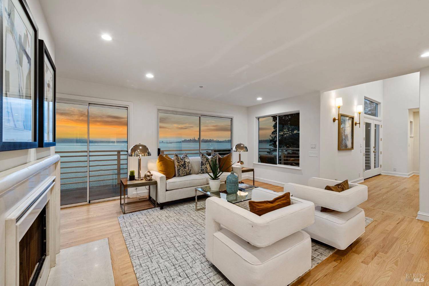 Sausalito, CA 94965,433 Bridgeway