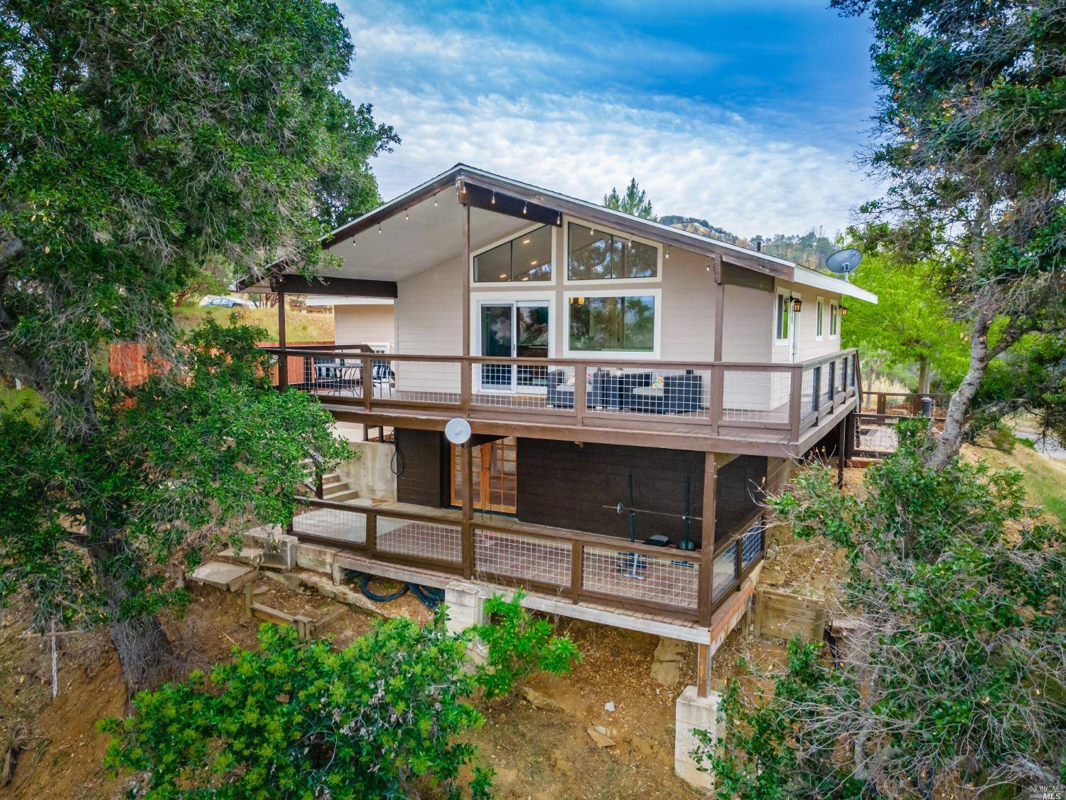 Napa, CA 94558,238 Manzanita LN