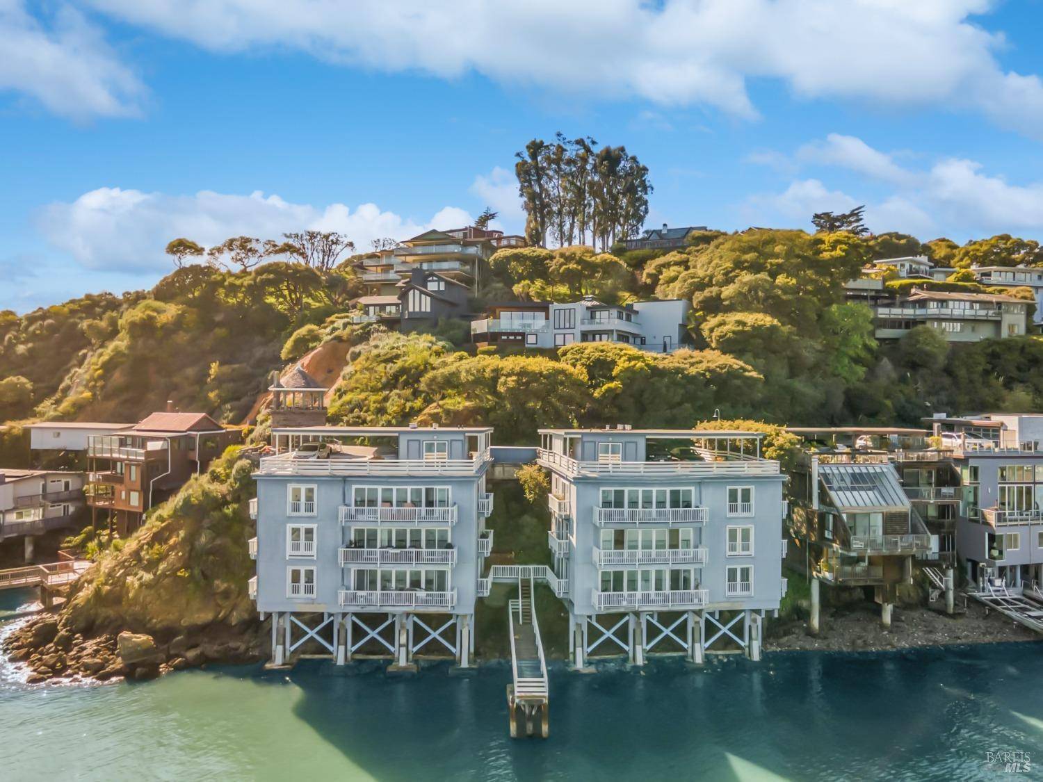 Tiburon, CA 94920,2038 Paradise DR