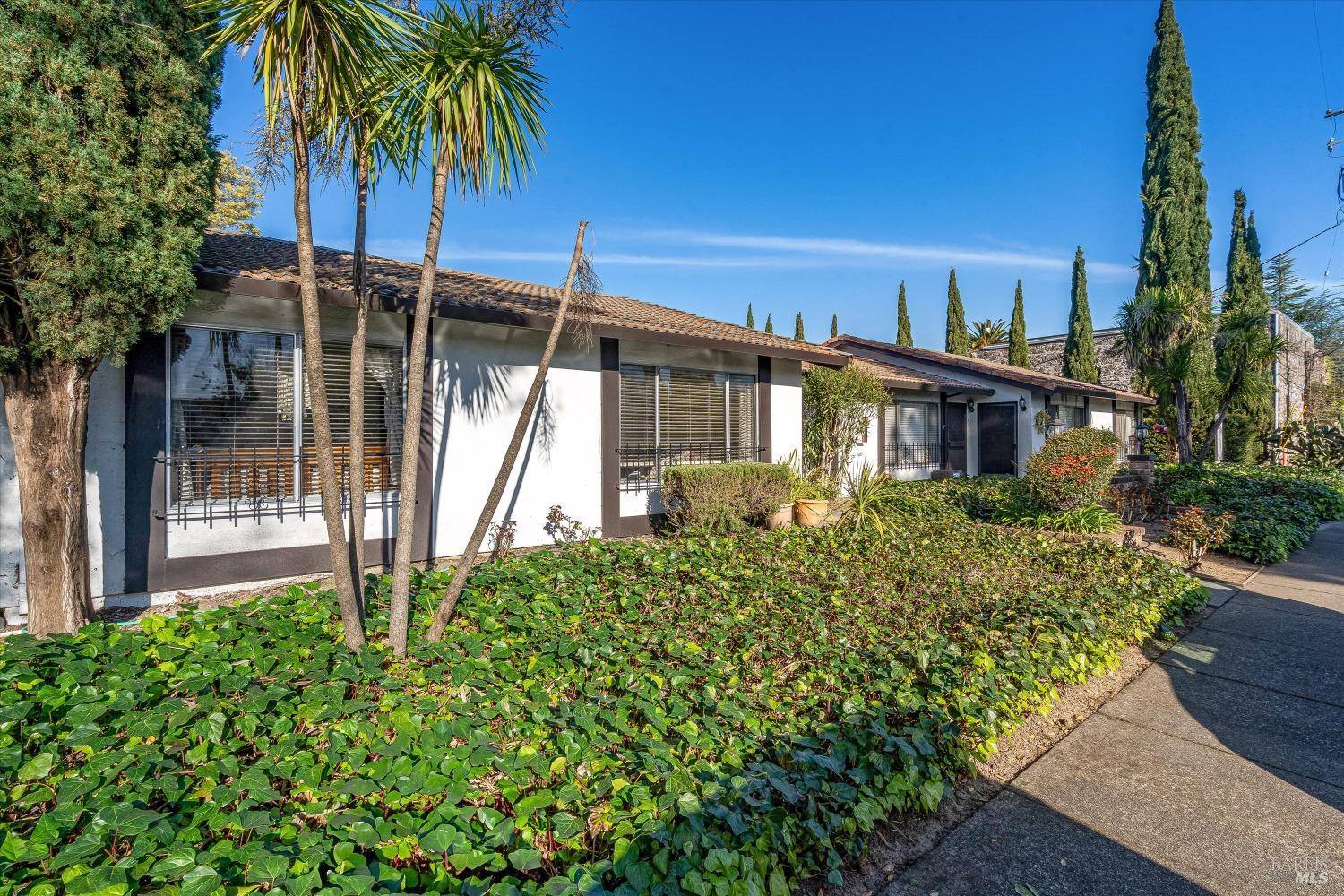 Sonoma, CA 95476,323 2nd ST E
