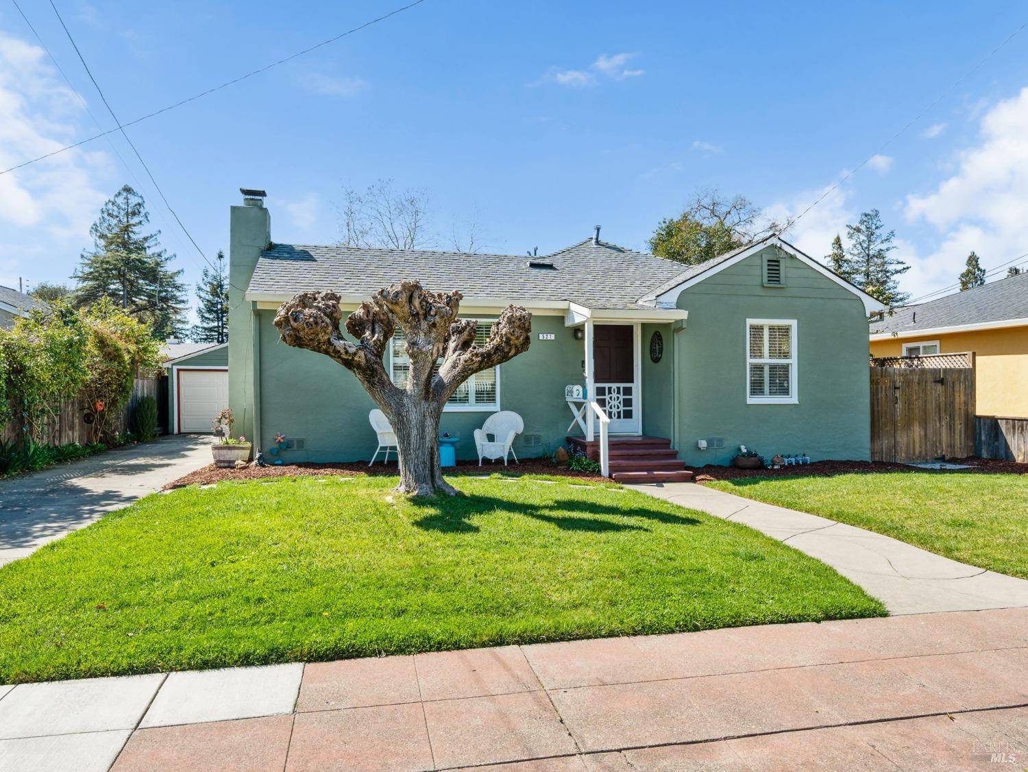 Santa Rosa, CA 95405,521 Alderbrook DR
