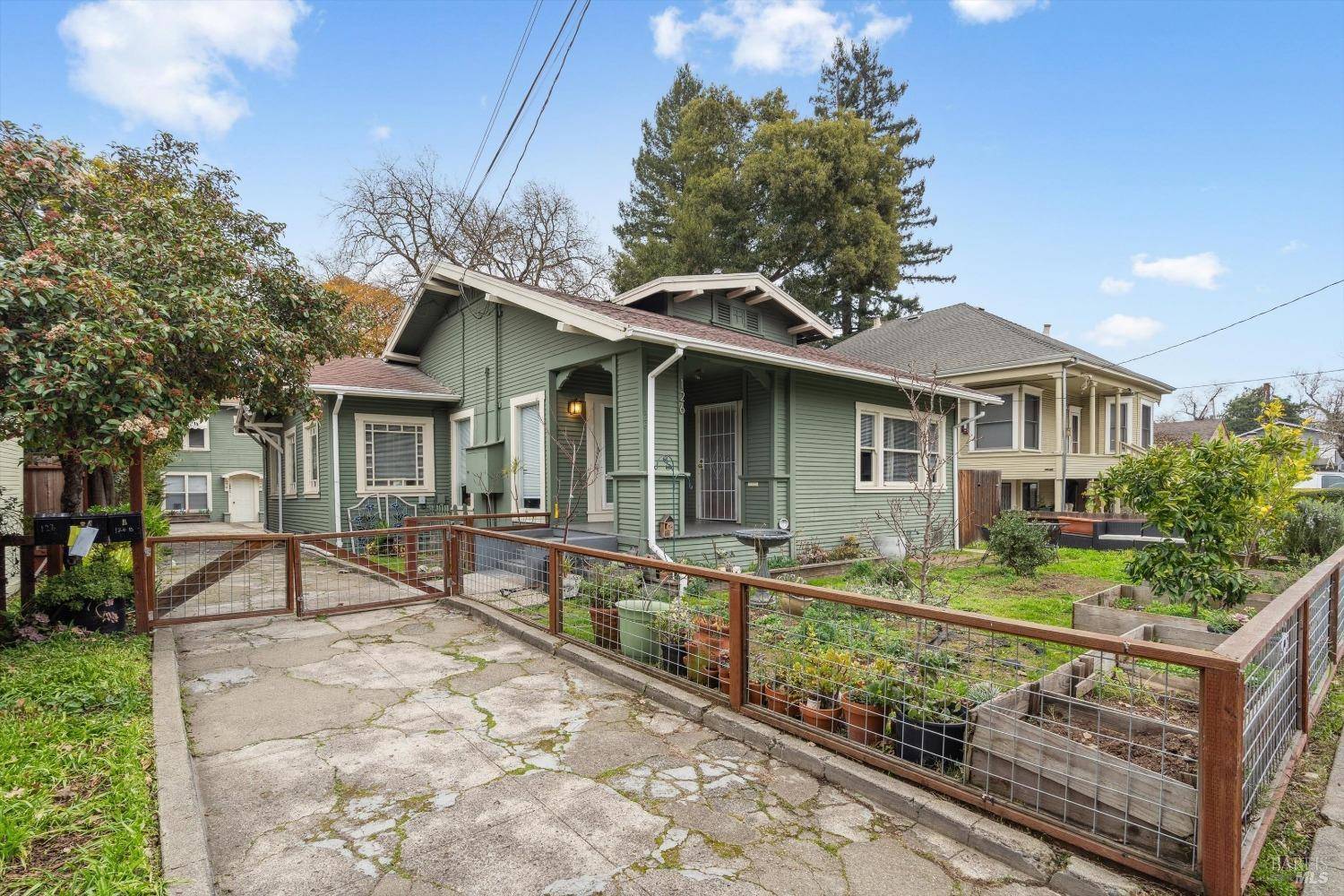 Santa Rosa, CA 95404,126 Leland ST