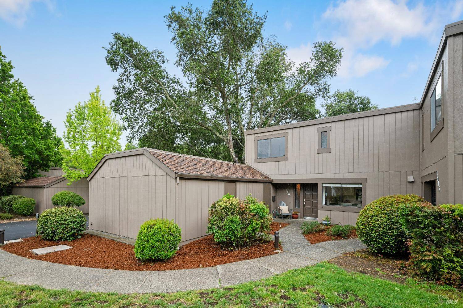 Novato, CA 94949,1201 Indian WAY