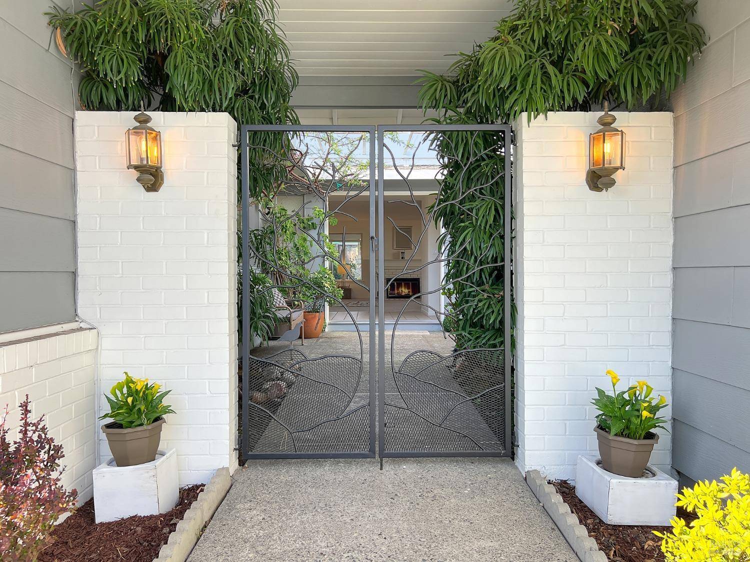 Santa Rosa, CA 95409,8912 Oakmont DR