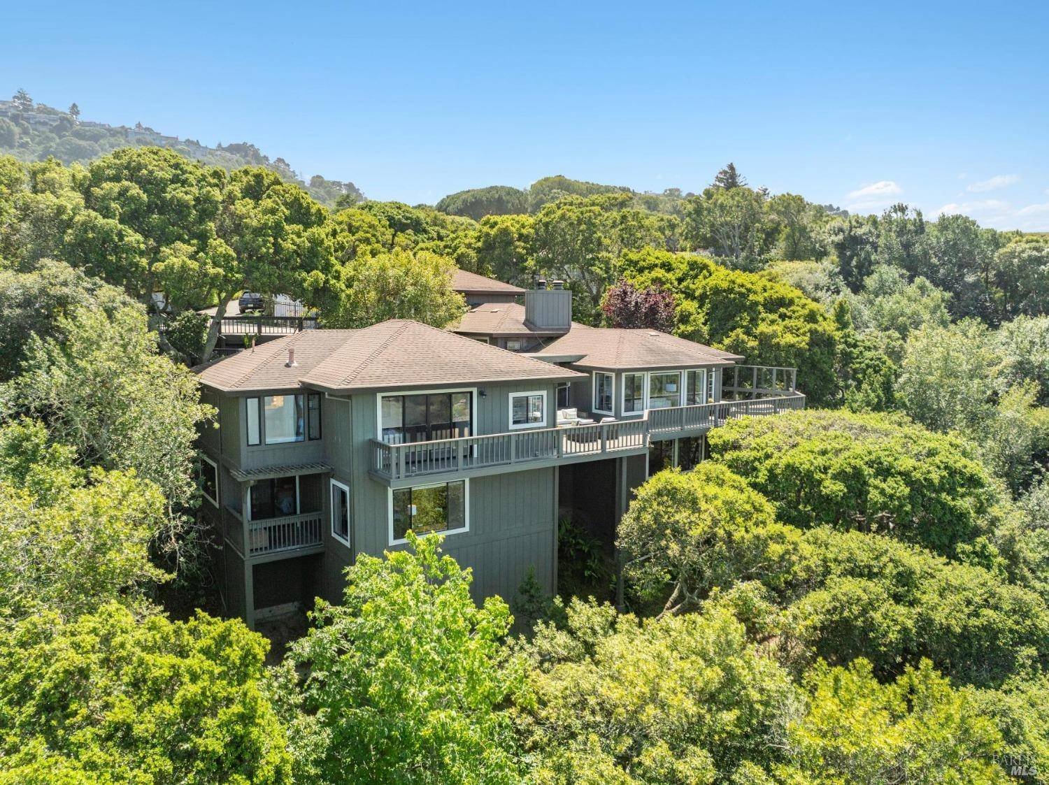 Tiburon, CA 94920,24 Norman WAY
