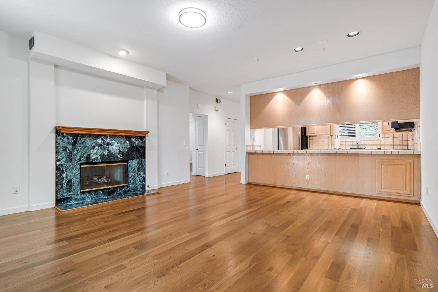 Novato, CA 94947,875 Tamalpais AVE 11