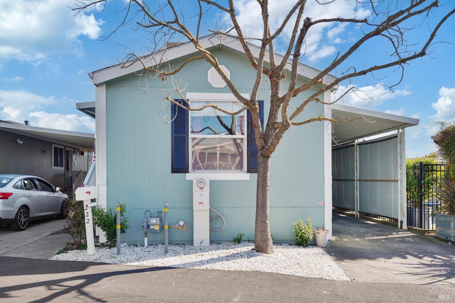 Santa Rosa, CA 95407,222 Apple LN