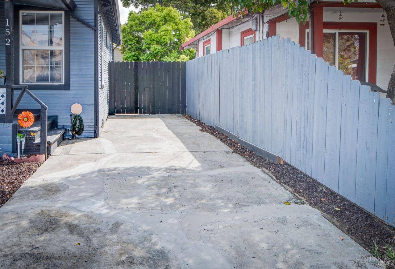 Vallejo, CA 94590,152 12th ST