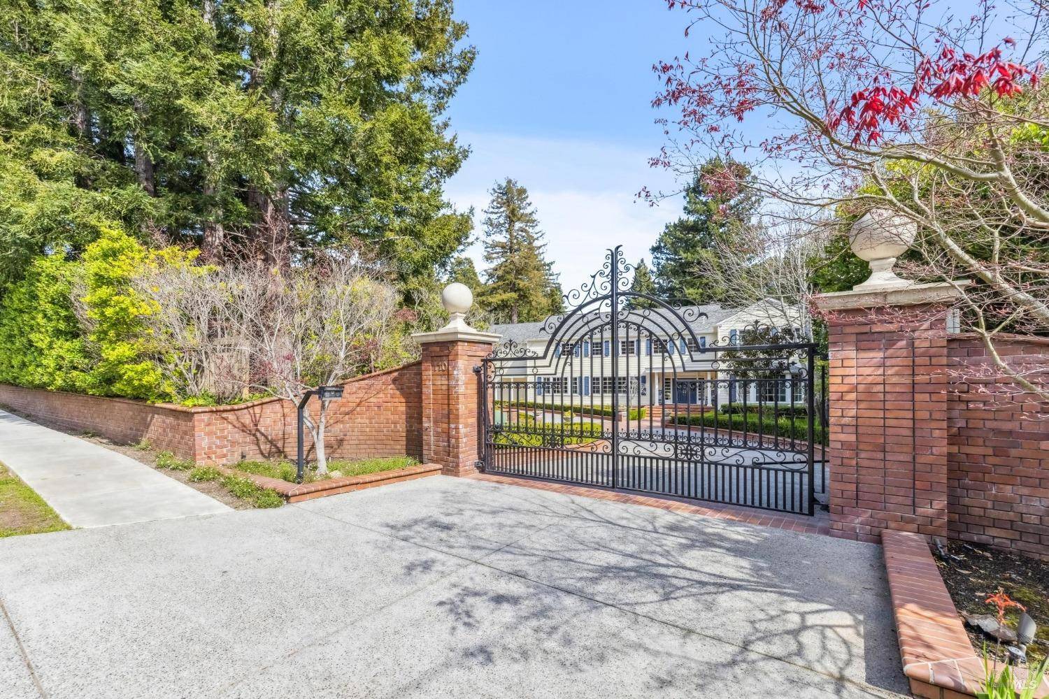 San Rafael, CA 94901,110 Mountain View AVE