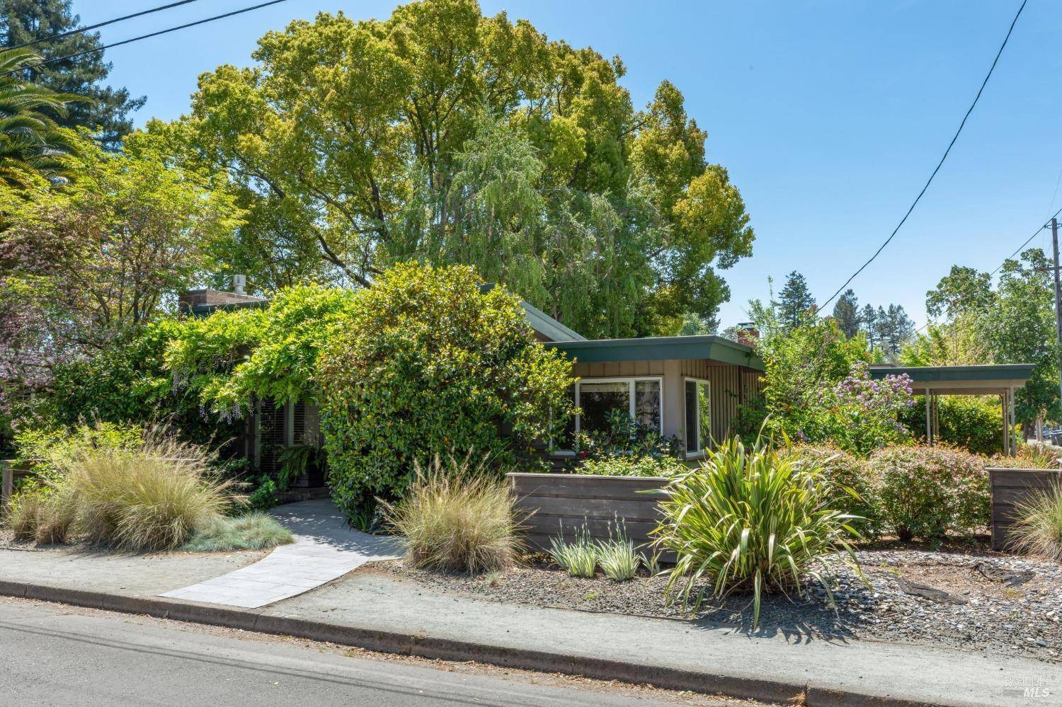 Sonoma, CA 95476,157 Patten ST
