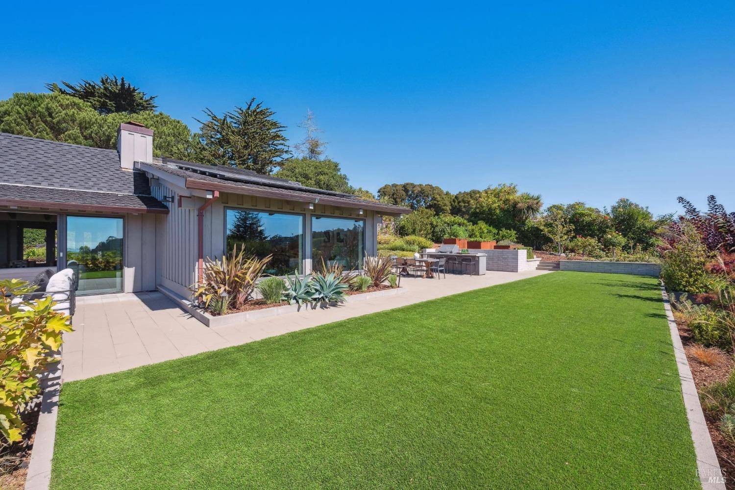 Tiburon, CA 94920,116 Barn RD