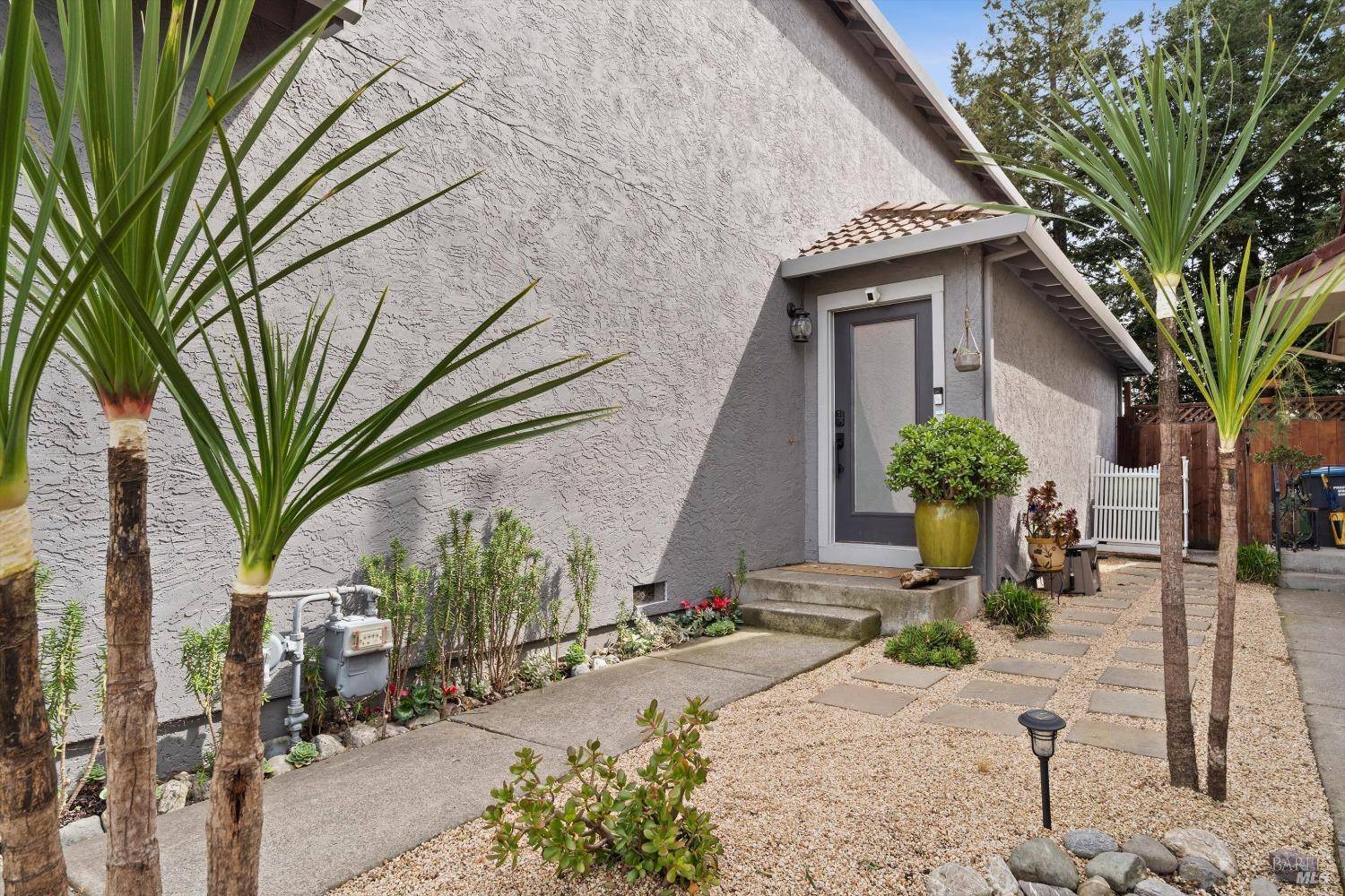 Rohnert Park, CA 94928,147 Francis CIR