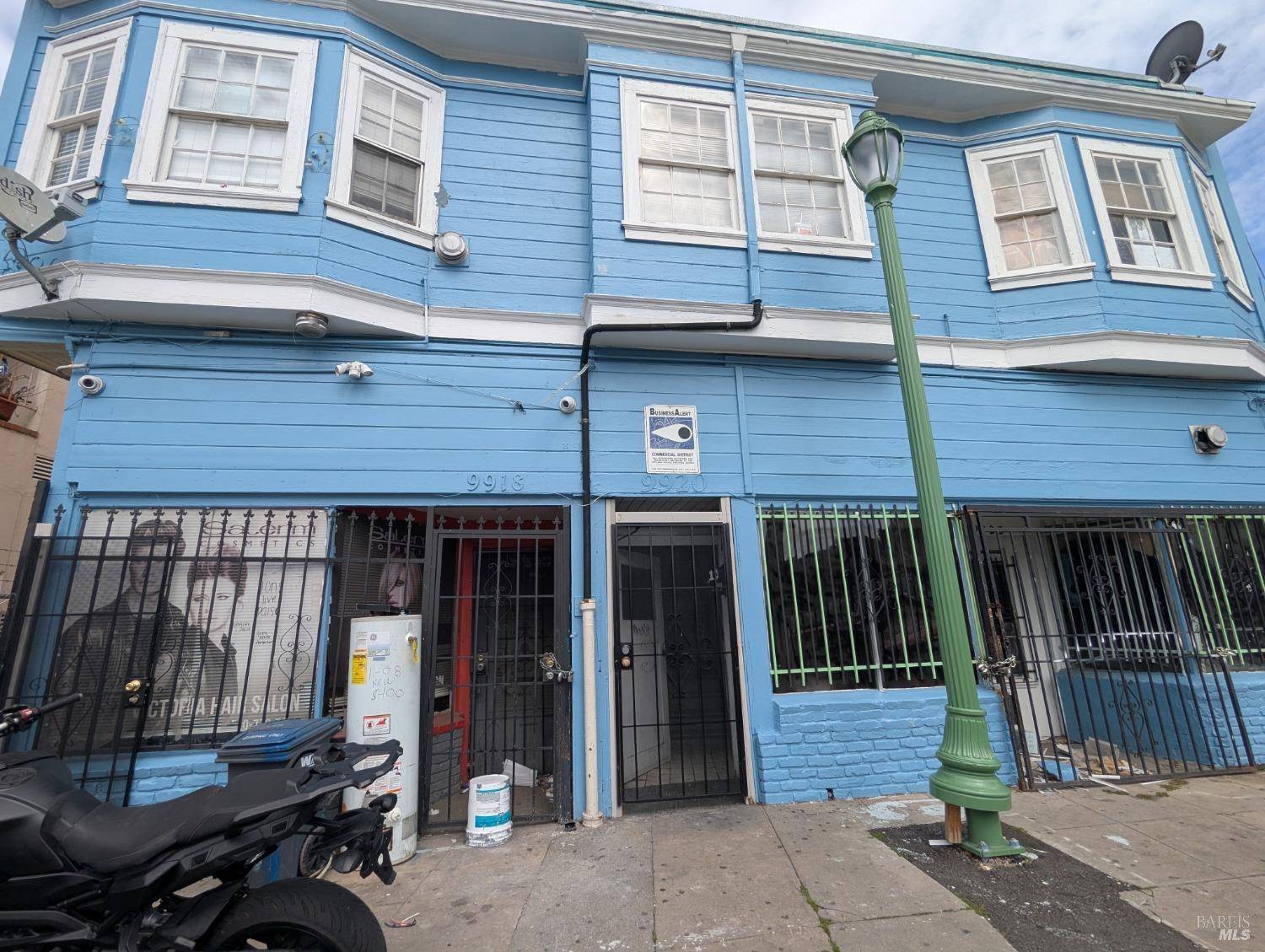 Oakland, CA 94603,9922 International BLVD