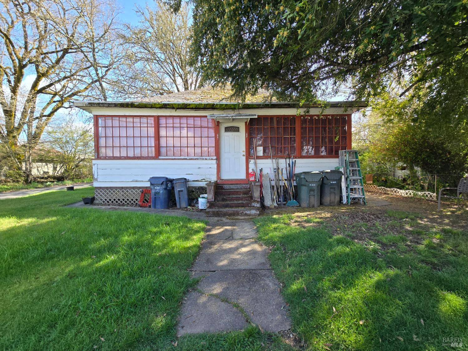 Willits, CA 95490,487 E Valley ST