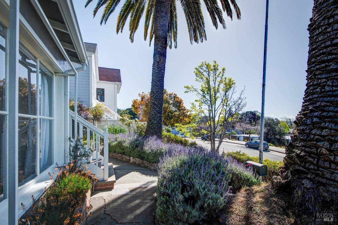 Vallejo, CA 94590,126 Florida ST