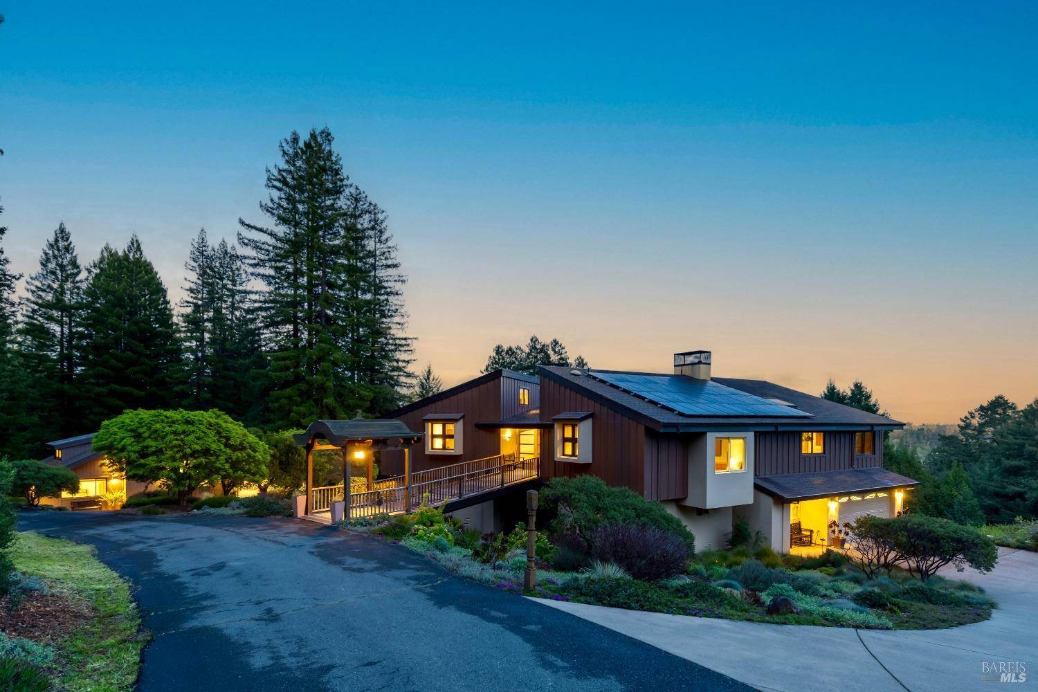 Sebastopol, CA 95472,685 Jonive RD