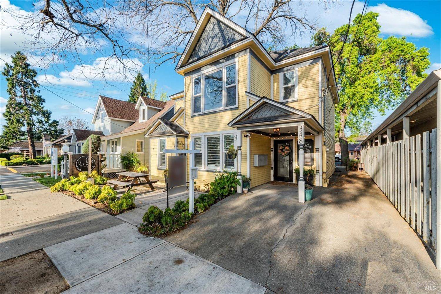 Vacaville, CA 95688,350 Cernon ST
