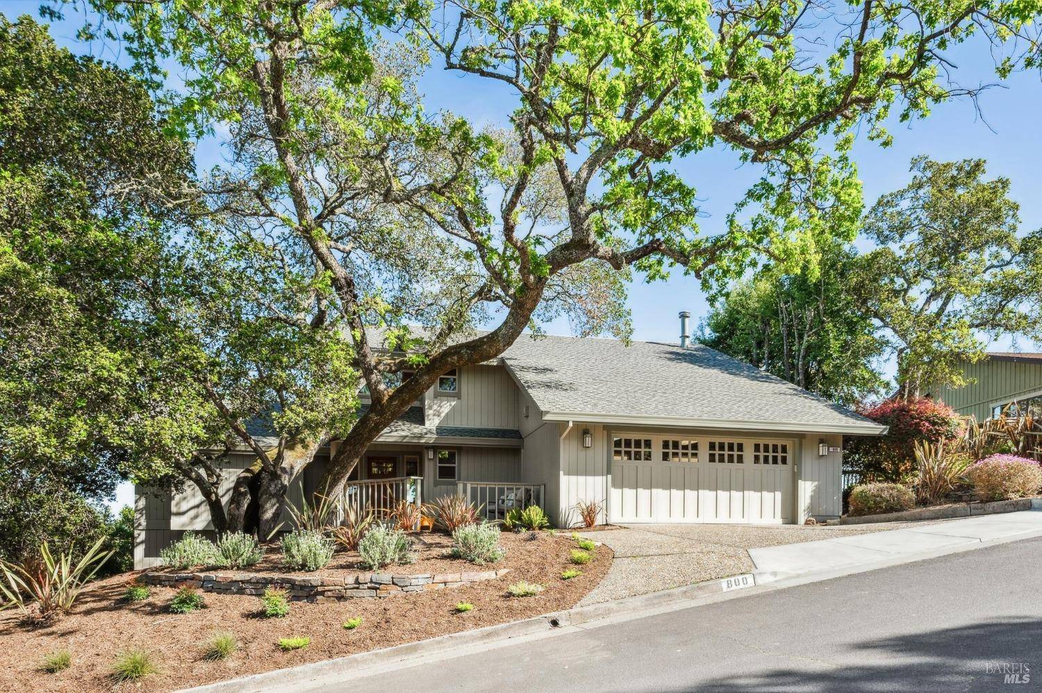 Novato, CA 94947,800 Arlington CIR