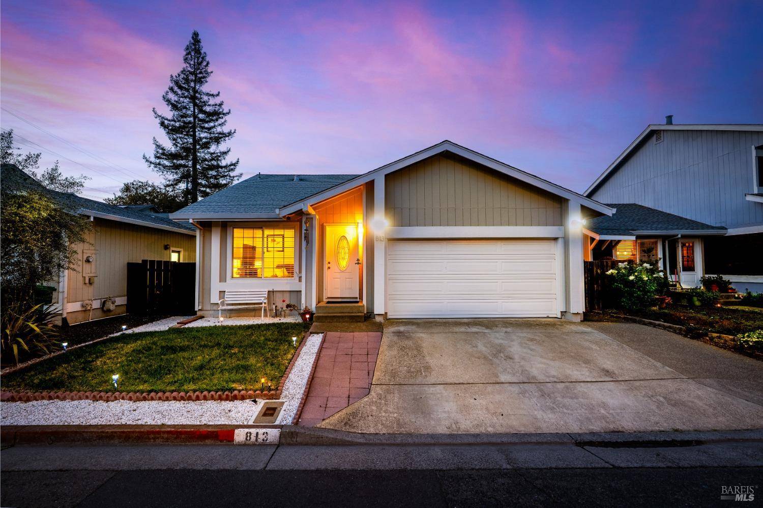 Healdsburg, CA 95448,813 Sparrow CT
