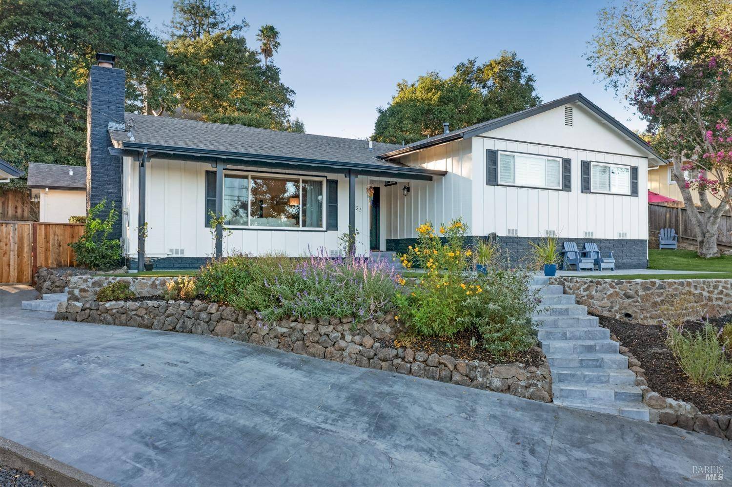 Petaluma, CA 94952,537 Amber WAY