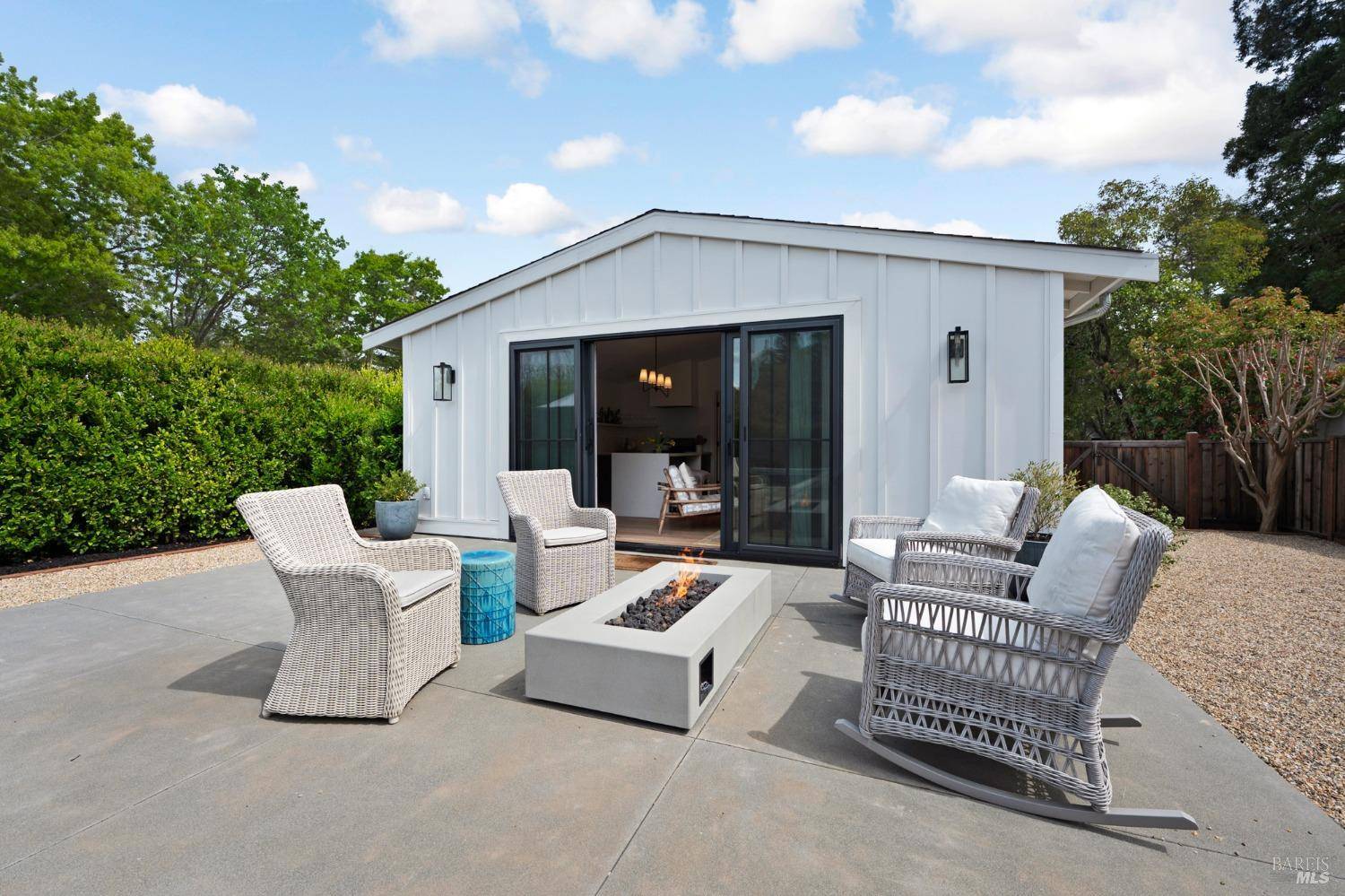 St. Helena, CA 94574,1628 Hillview PL